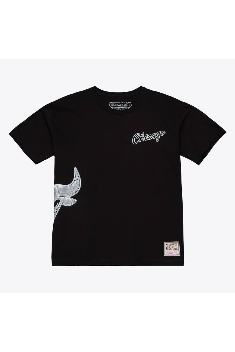 Men's Mitchell & Ness Black Chicago Bulls Chrome Heritage T-Shirt, Main, color, Black
