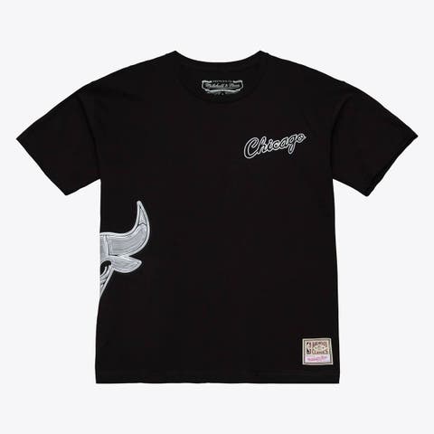 Men's Mitchell & Ness Black Chicago Bulls Chrome Heritage T-Shirt