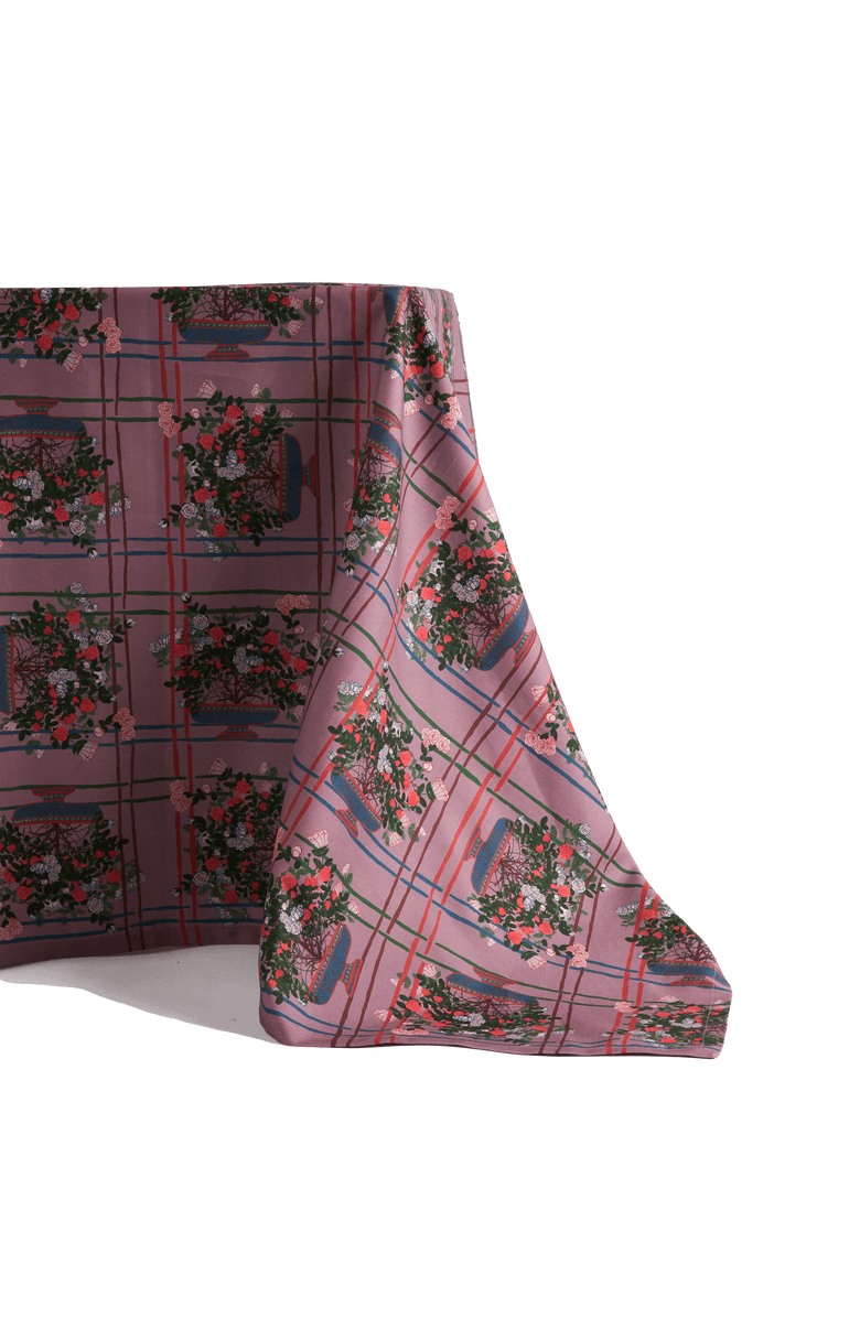 Sophie Williamson Design Tablecloth La Vie en Rose, Main, color, Pink