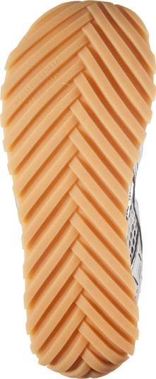 Orbit Low Top Sneaker