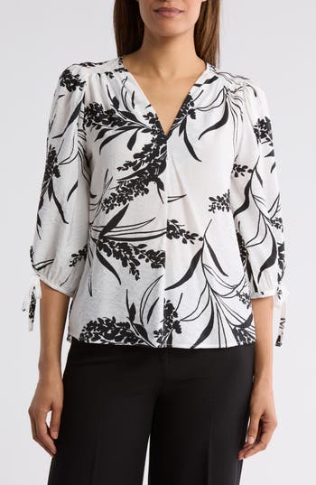 Renee C Floral Print V-neck Top In White