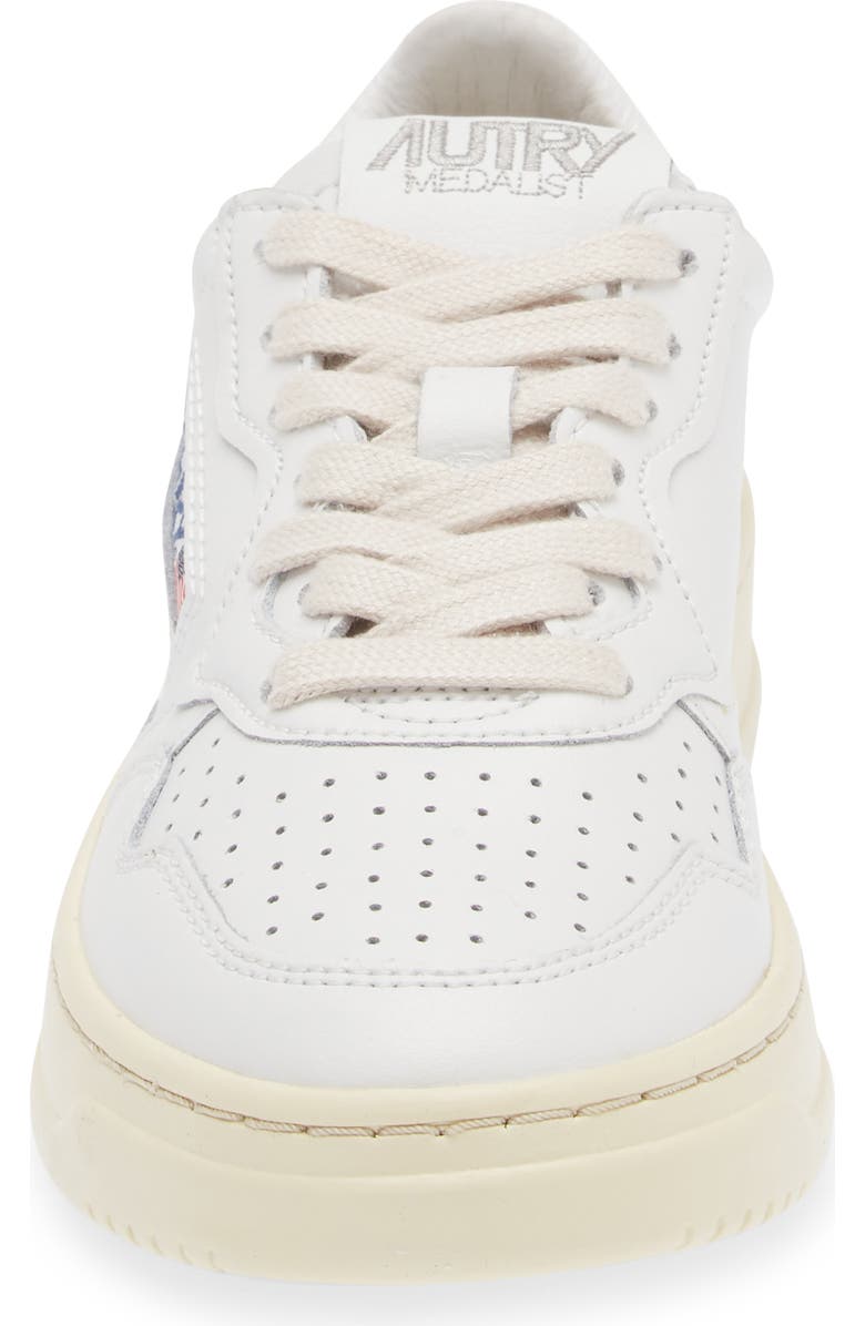 AUTRY Medalist Low Sneaker, Alternate, color, Wht/Wht