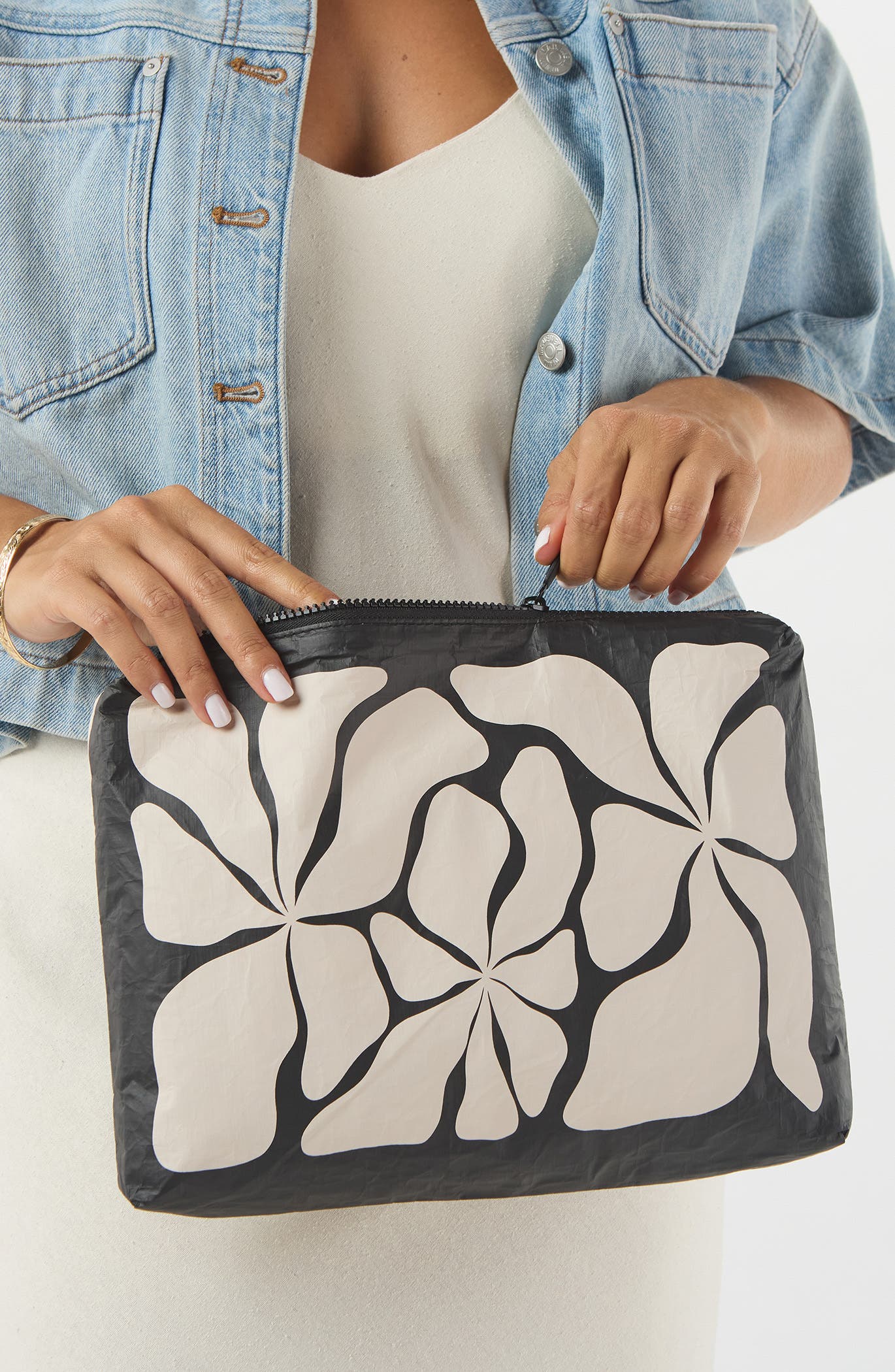 Aloha Collection Mid Wavy Water Resistant Tyvek<sup>®</sup> Zip Pouch, Alternate, color, Black/Sandstone