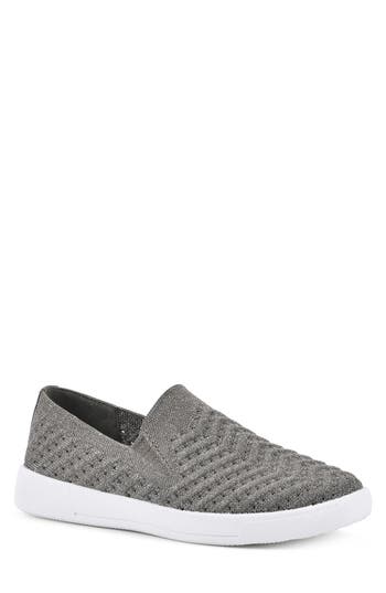 White Mountain Footwear Courage Slip-on Sneaker