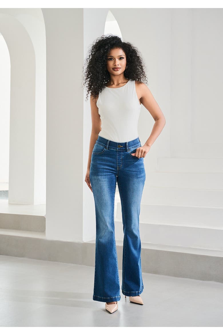 Signature Mid Rise Stretch Denim Flare Leg Jeans, Main, color, Alamo Wash