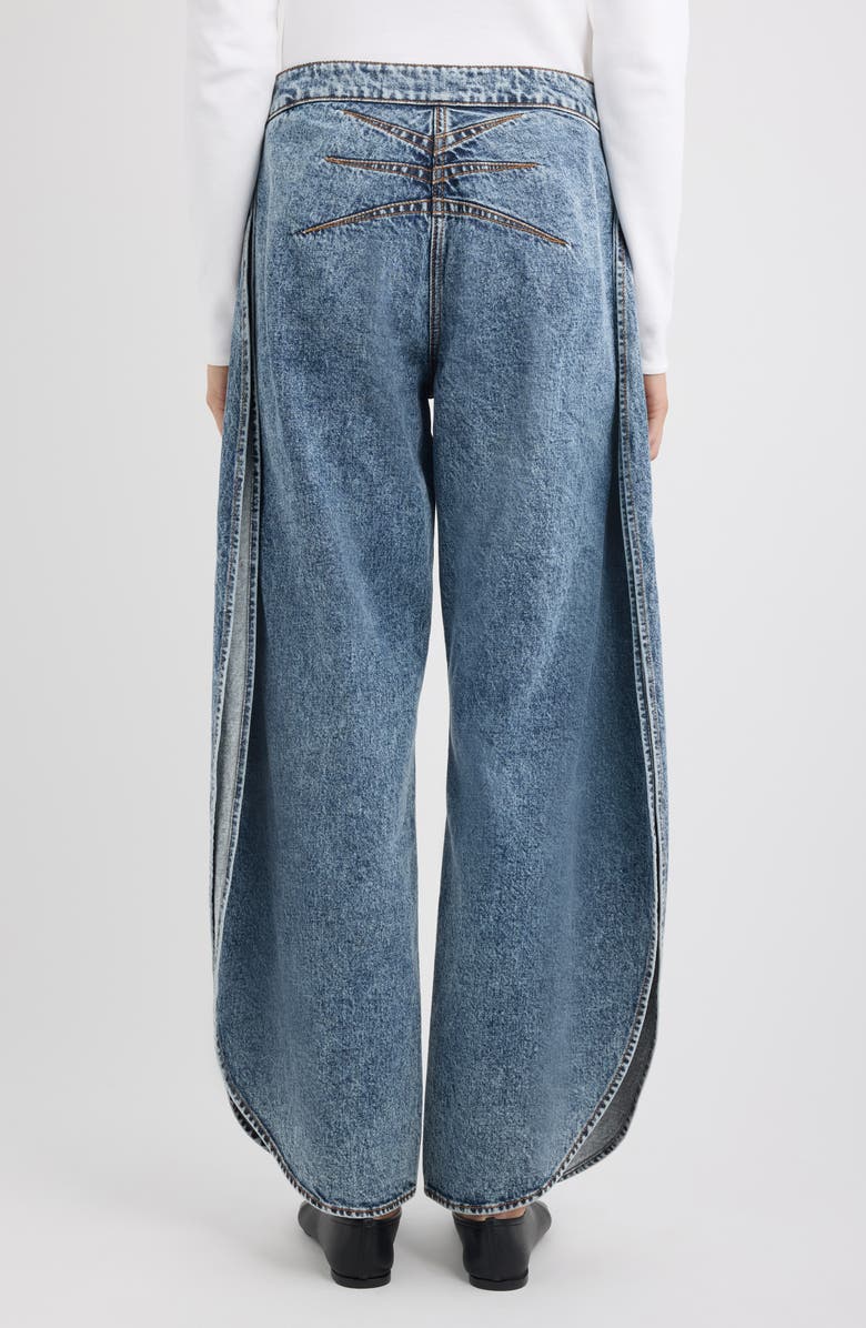 Alaïa Petal Leg Jeans, Alternate, color, Bleu Neige