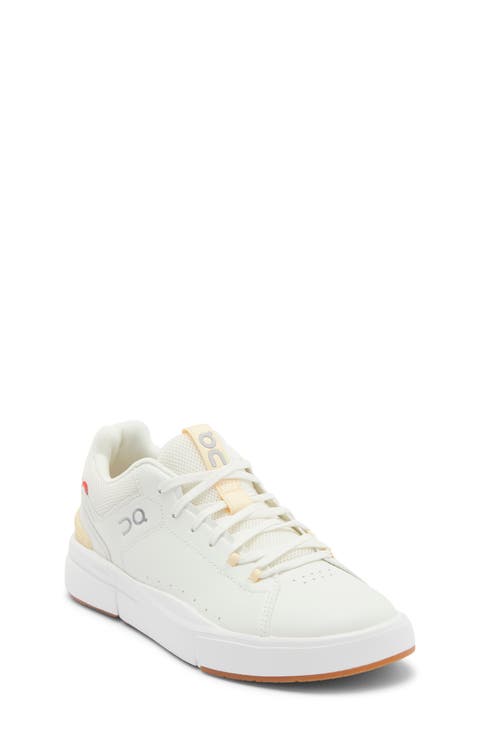Kids' THE ROGER Youth Tennis Sneaker (Big Kid)