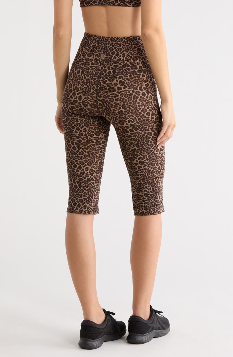 MPG Sculpt Capri Leggings, Alternate, color, New Leopard