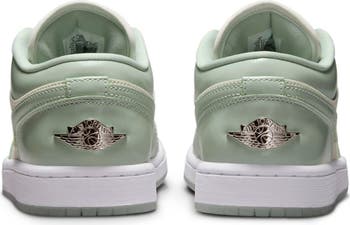 Air Jordan 1 Low SE Sneaker