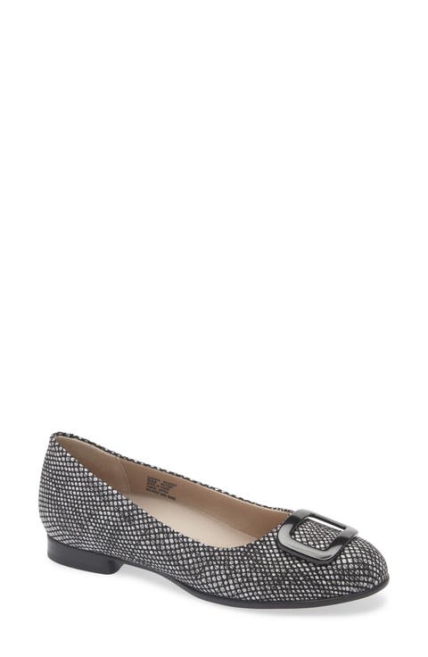 Gianna Buckle Flat (Women)