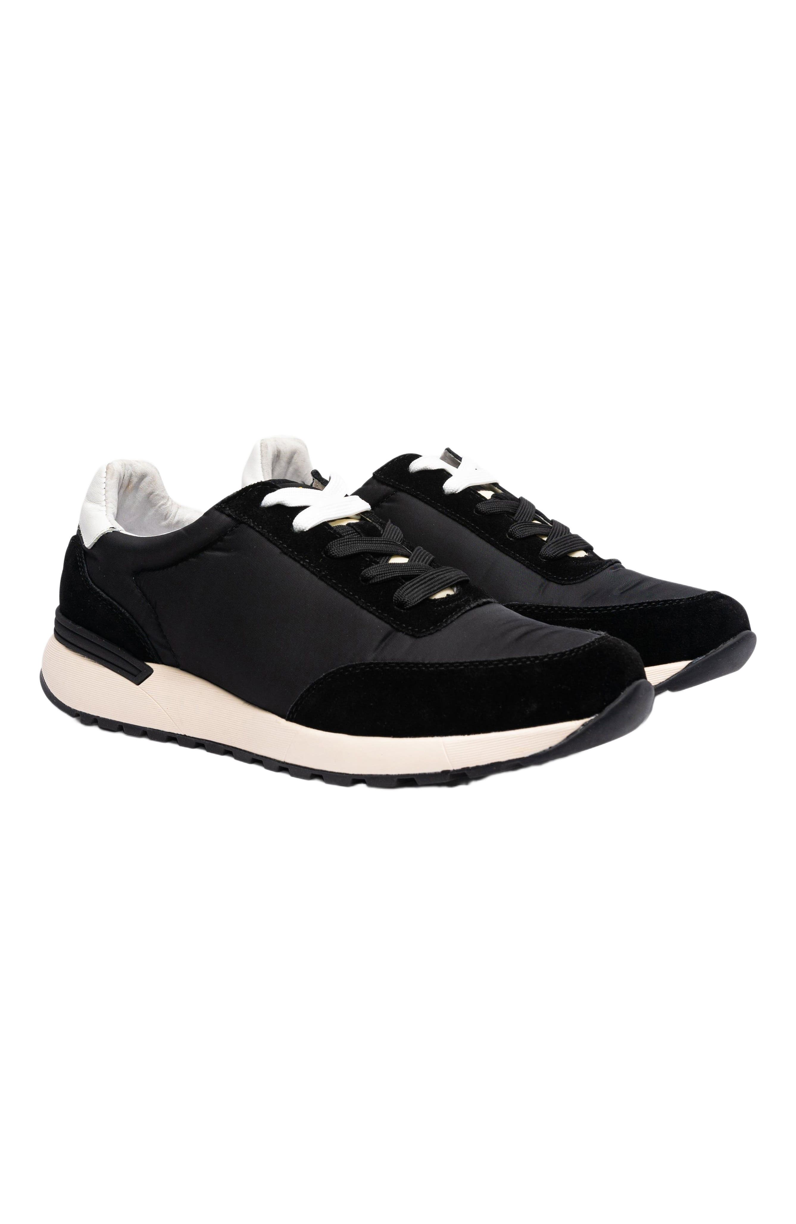 Freshy Modern Runner Sneaker, Alternate, color, Black