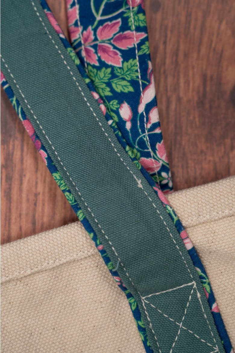 Prairie Essentials Tote Bag in Green, Alternate, color, Forest