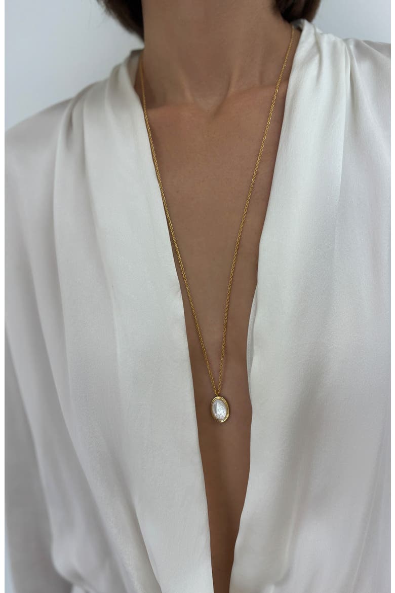 Oval Mother-of-Pearl Pendant Necklace, Main, color, WHITE