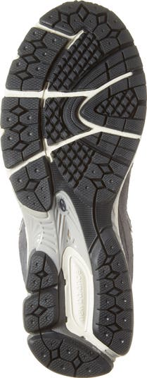 2002R Sneaker