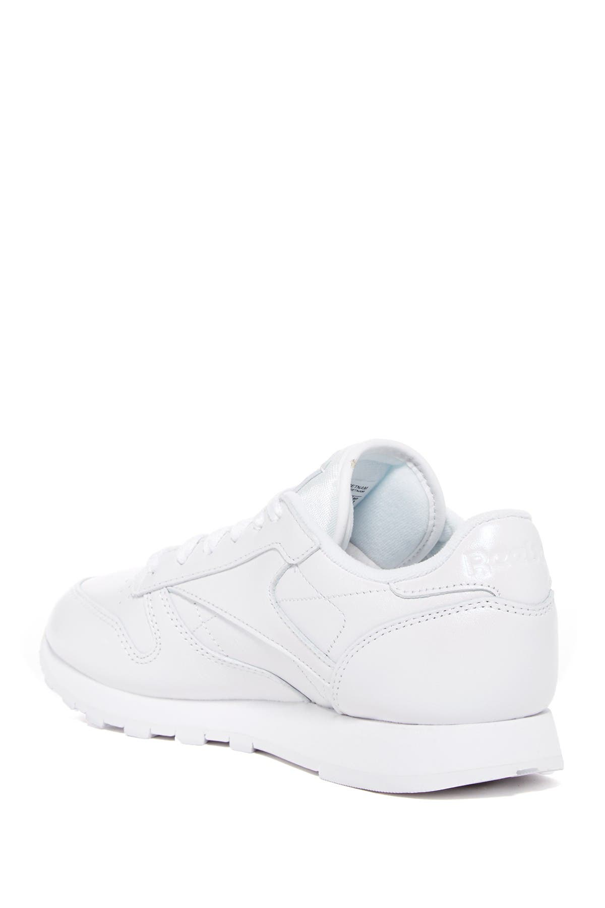 Reebok Classic Pearlized Leather Sneaker, Alternate, color, 