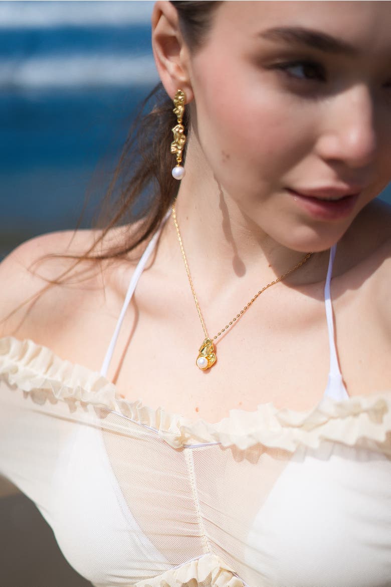 Nyla Molten Freshwater Pearl Pendant Necklace, Alternate, color, Gold