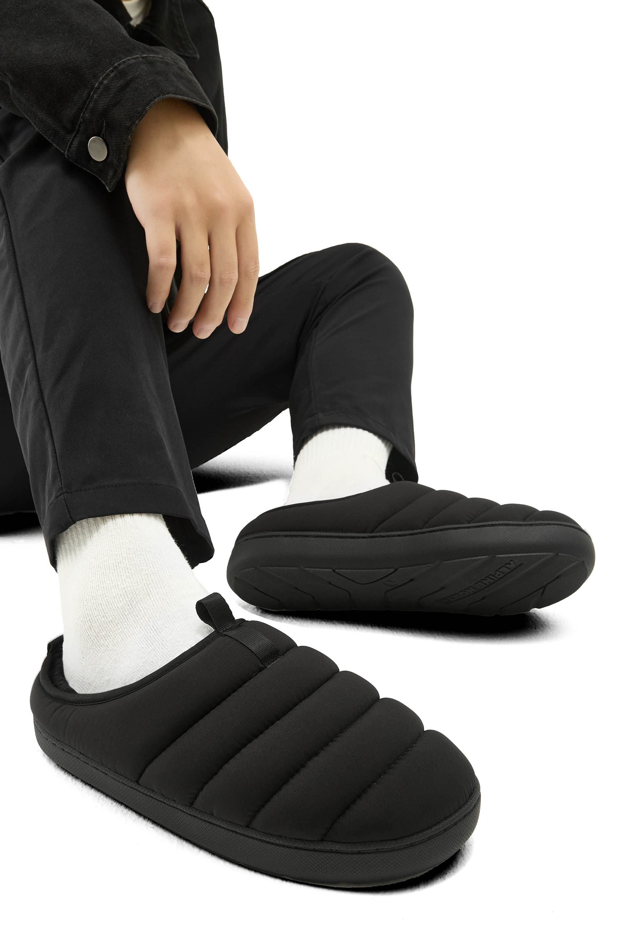 Alpine North Seaton - Insulated Puffer Slippers, Alternate, color, Black