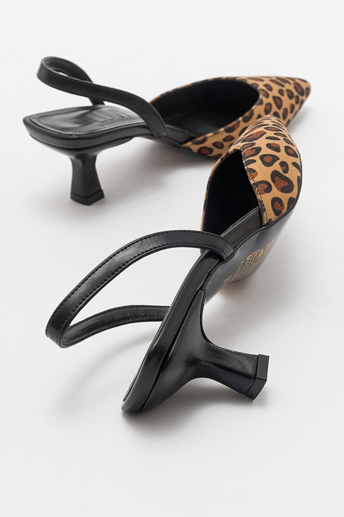 Prologue Shoes Over Pointed Toe Pump, Alternate, color, Leopard Pattern