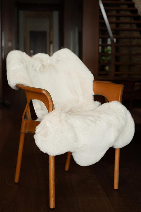 Saratoga Sheepskin Faux Fur Throw