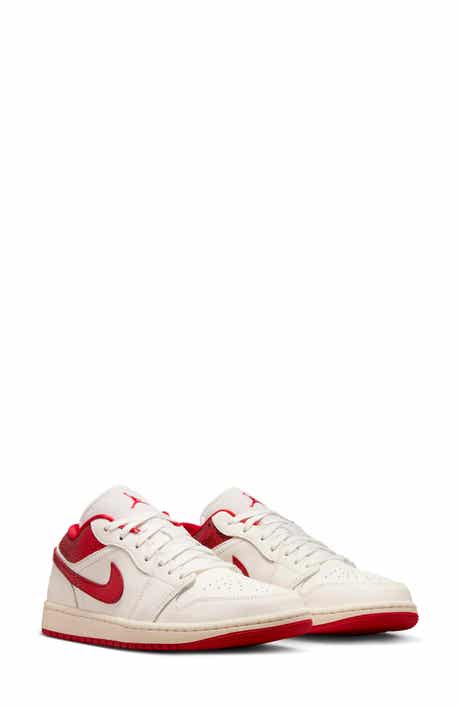 Air Jordan 1 Low SE Basketball Sneaker