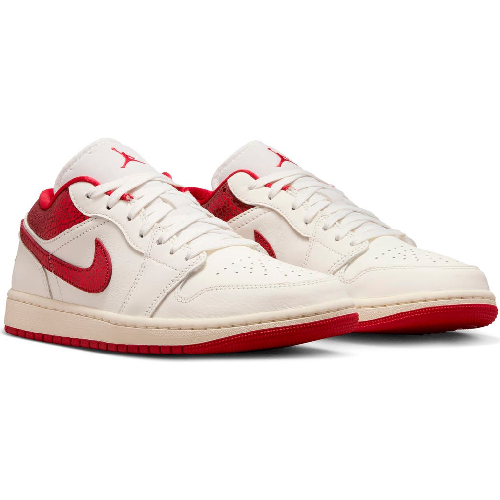 Jordan Air 1 Low Se Sneaker In White