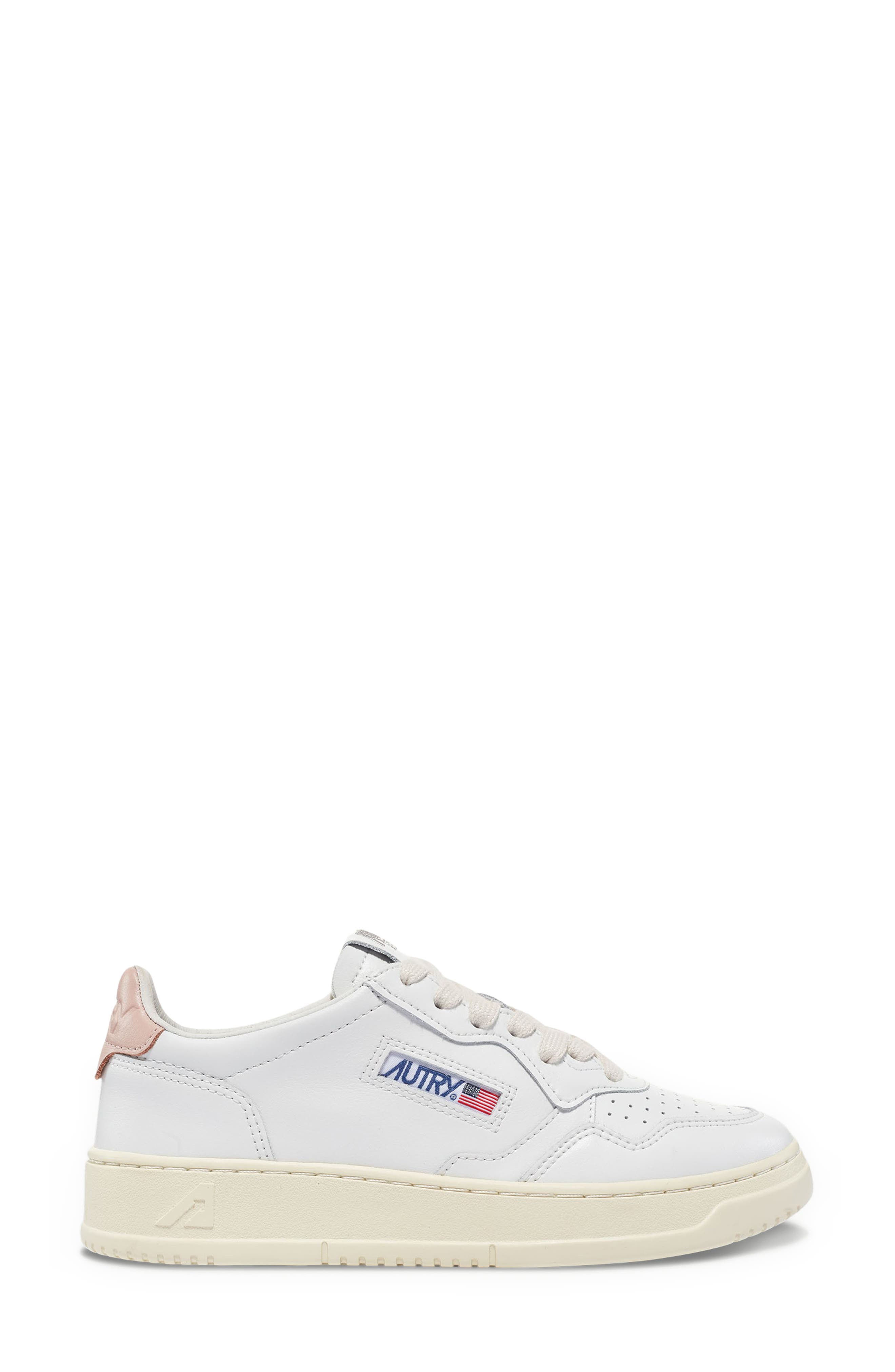 AUTRY Medalist Low Sneaker, Alternate, color, White/ Pink