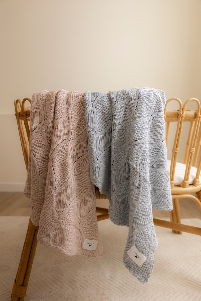 Girl Chunky Textured Scallop Edge Blanket Knit Throw, Alternate, color, Primrose