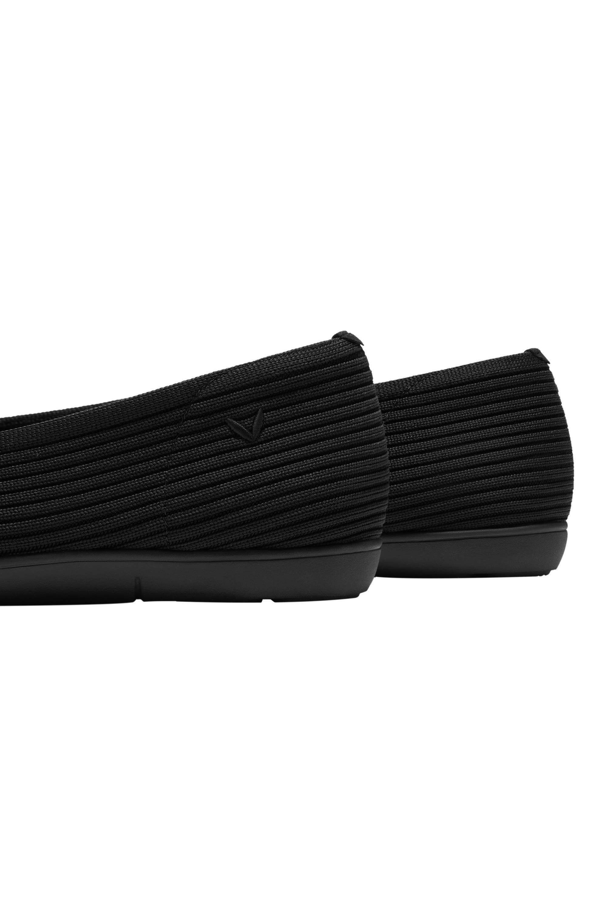 Margot Walker Air Lightweight Square-Toe Flats, Alternate, color, BLACK WATER RPT