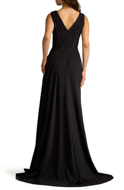 Tadashi Shoji Textured Crepe Sleeveless Gown In Black/ivory