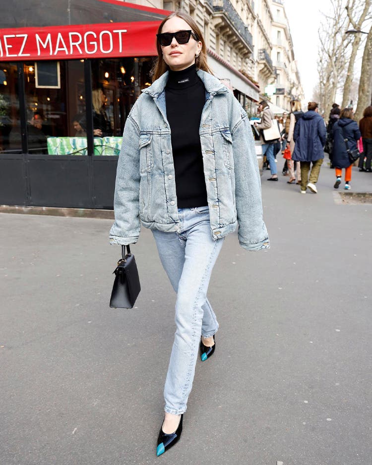 Light blue denim jacket with dark jeans hotsell