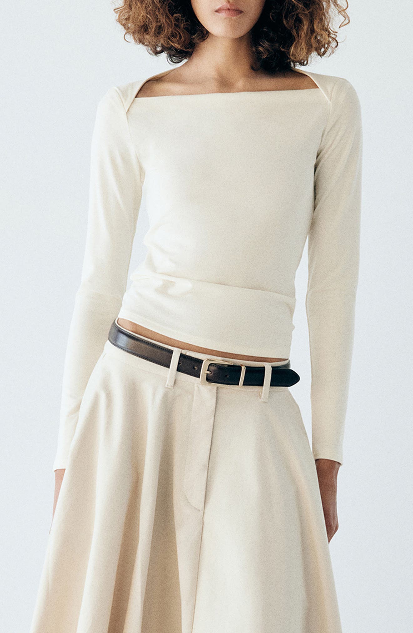 OFF WHITE