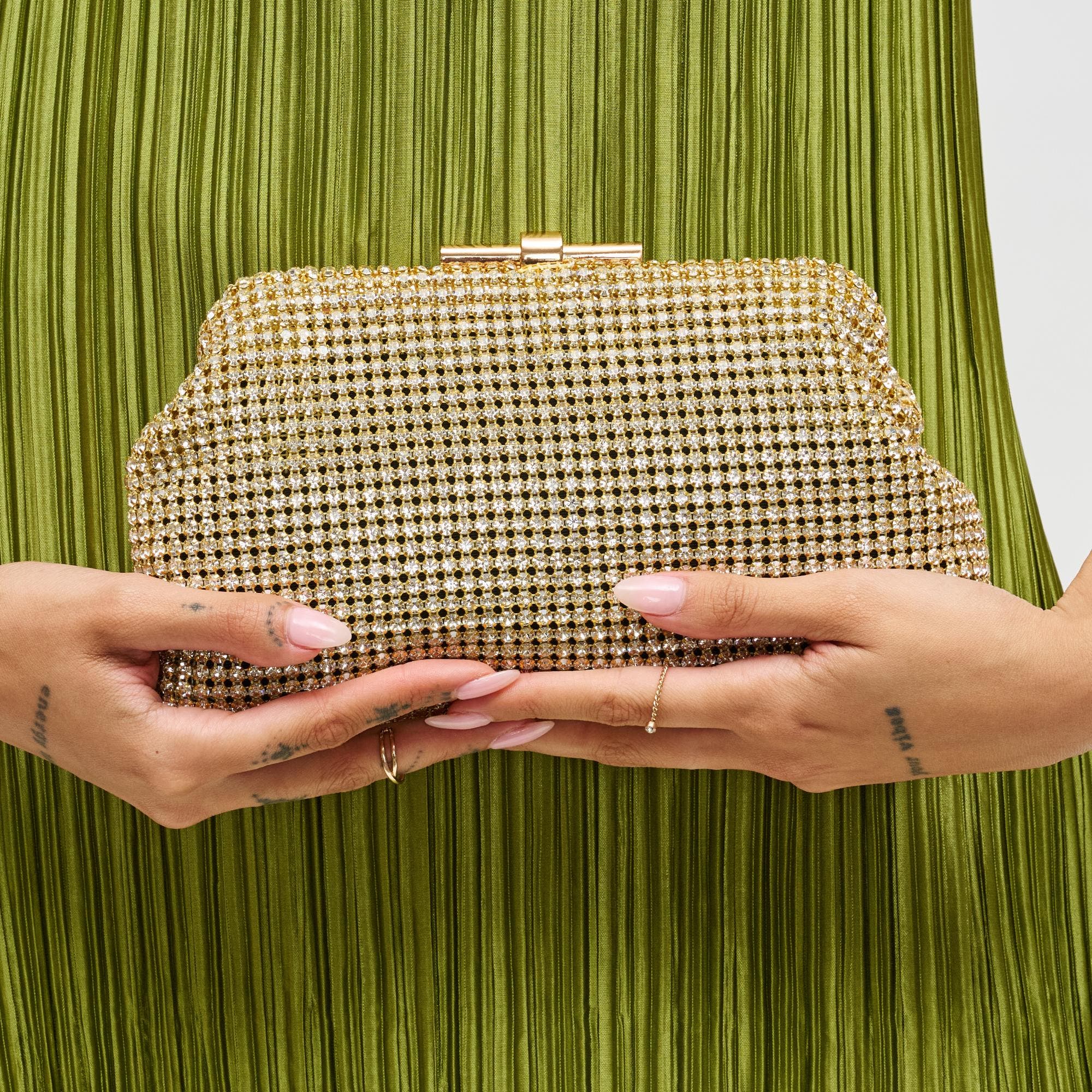 URBAN EXPRESSIONS HANDBAGS Delfina Evening Bag, Alternate, color, Gold