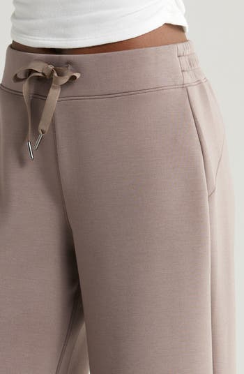 AirEssentials Wide Leg Pants