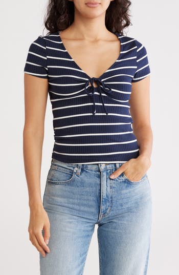 Madden Girl V-neck Front Keyhole Top In Blue