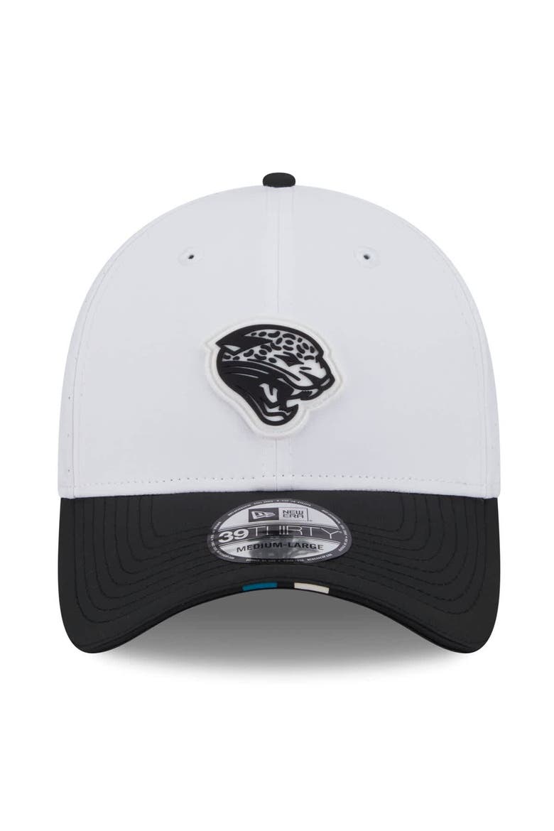 Men's New Era  White/Black Jacksonville Jaguars 2025 NFL Training Camp Throwback Logo 39THIRTY Flex Hat, Alternate, color, White