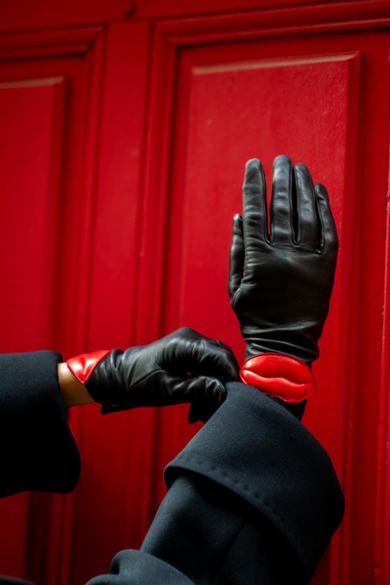Lips Lambskin Glove Lined in Alpaca with a Kiss at the Wrist, Alternate, color, Tnoir/Cardinal