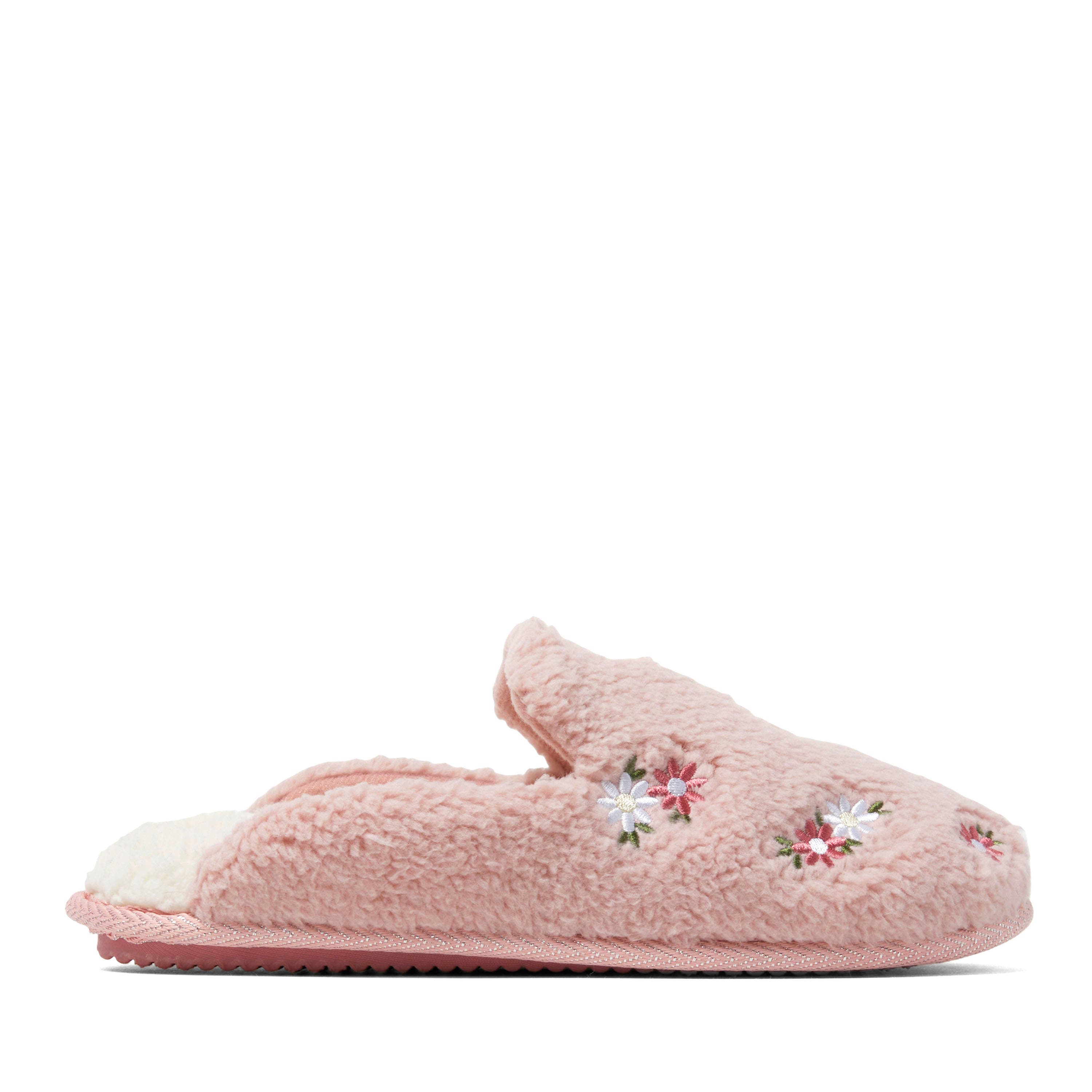 DEARFOAMS Valentines Day Hearts Scuff Slipper, Alternate, color, Pink Daisy