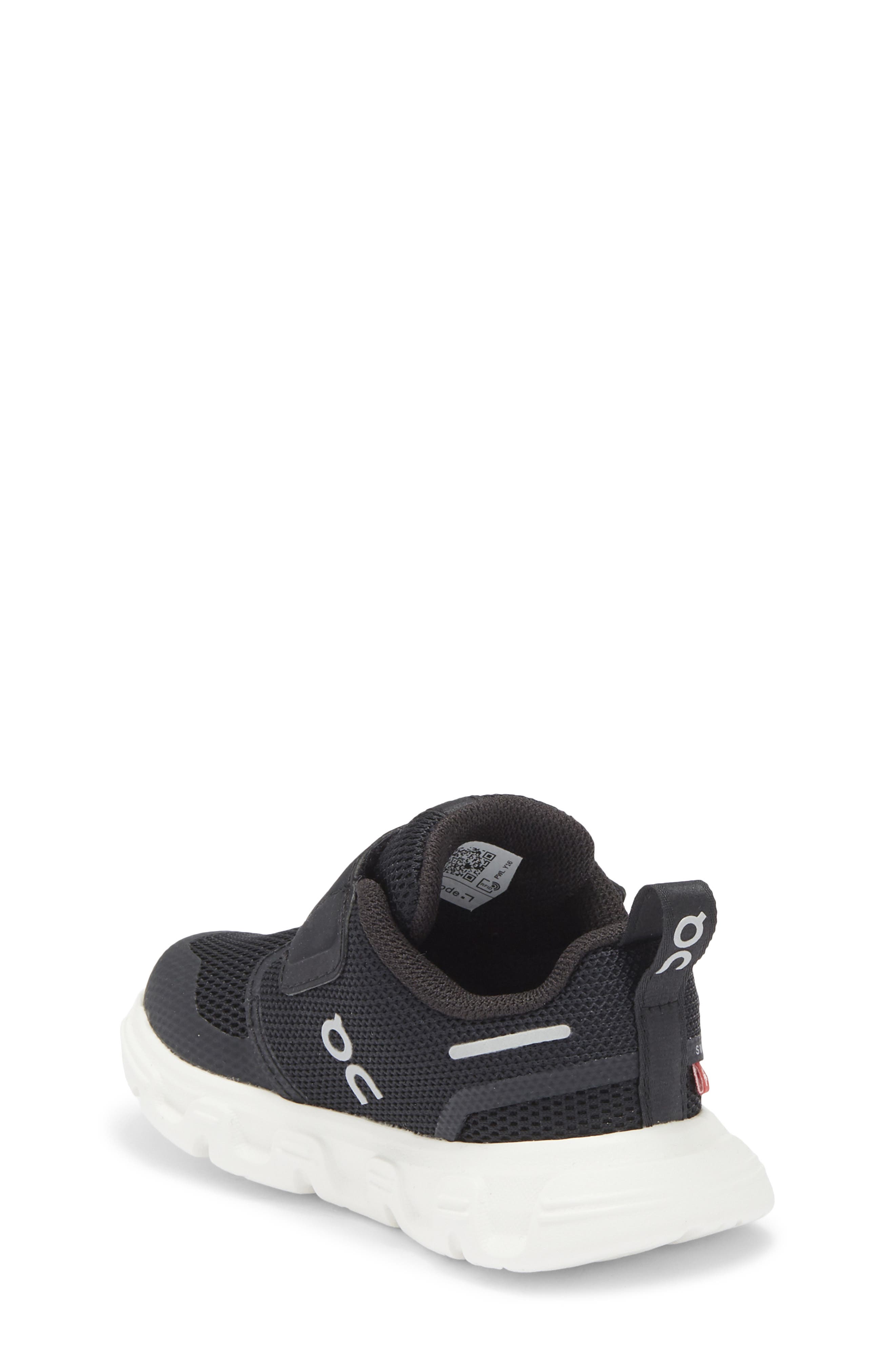 On Kids' Cloud Dash Sneaker, Alternate, color, Black/White