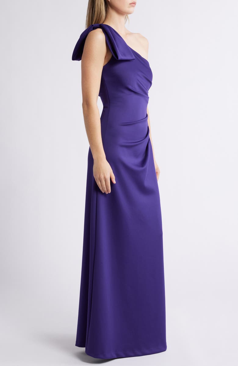 Black Halo Zyra Bow Shoulder Ruched Gown, Alternate, color, 