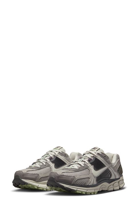 Zoom Vomero 5 Sneaker (Women)