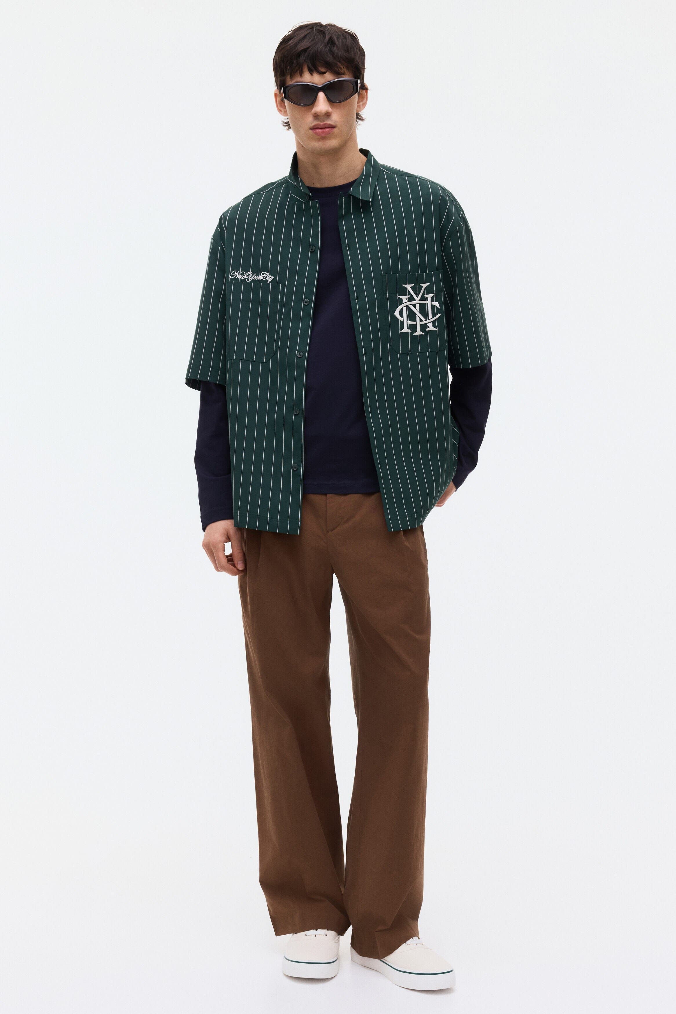 selected Dark green/striped