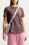 Nike Sportswear Club Essentials T-Shirt