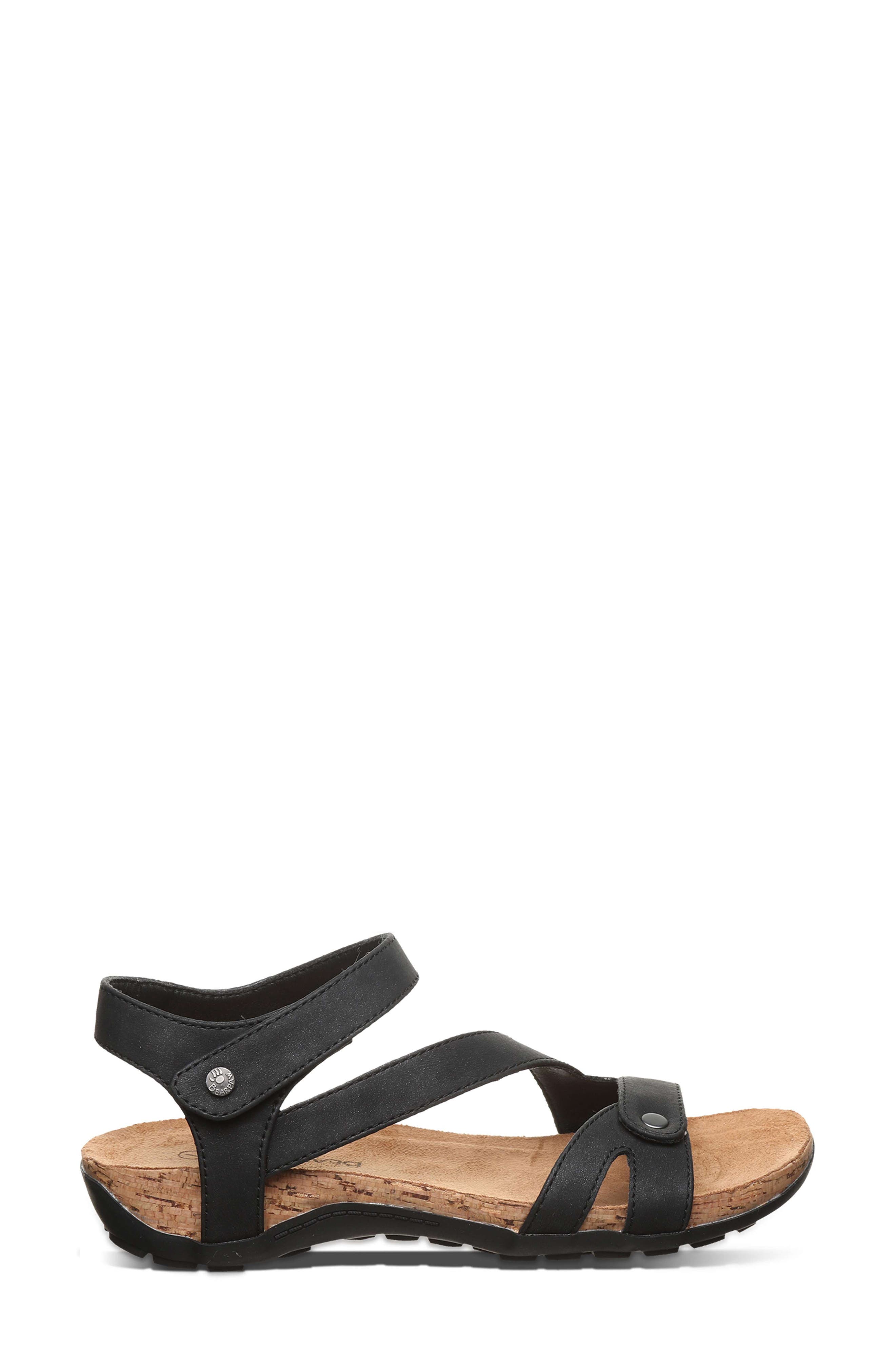 BEARPAW <p>Solana Sandal</p>, Alternate, color, Black