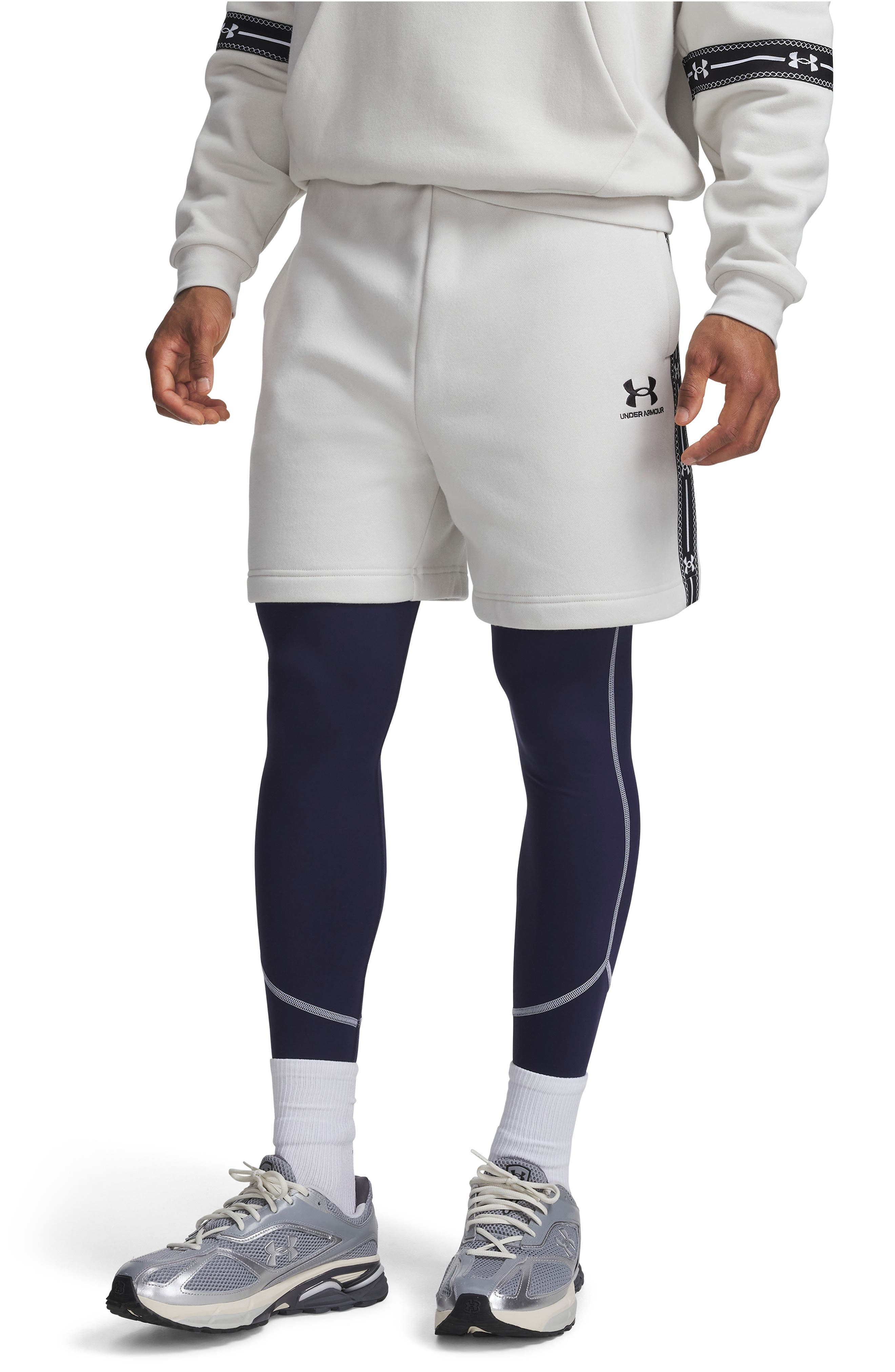 SUMMIT WHITE/ BLACK