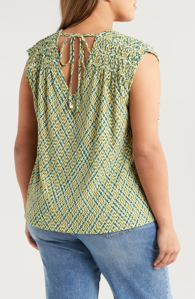 Liverpool Los Angeles Print Shirred Sleeveless Top, Alternate, color, Green Min Chevron