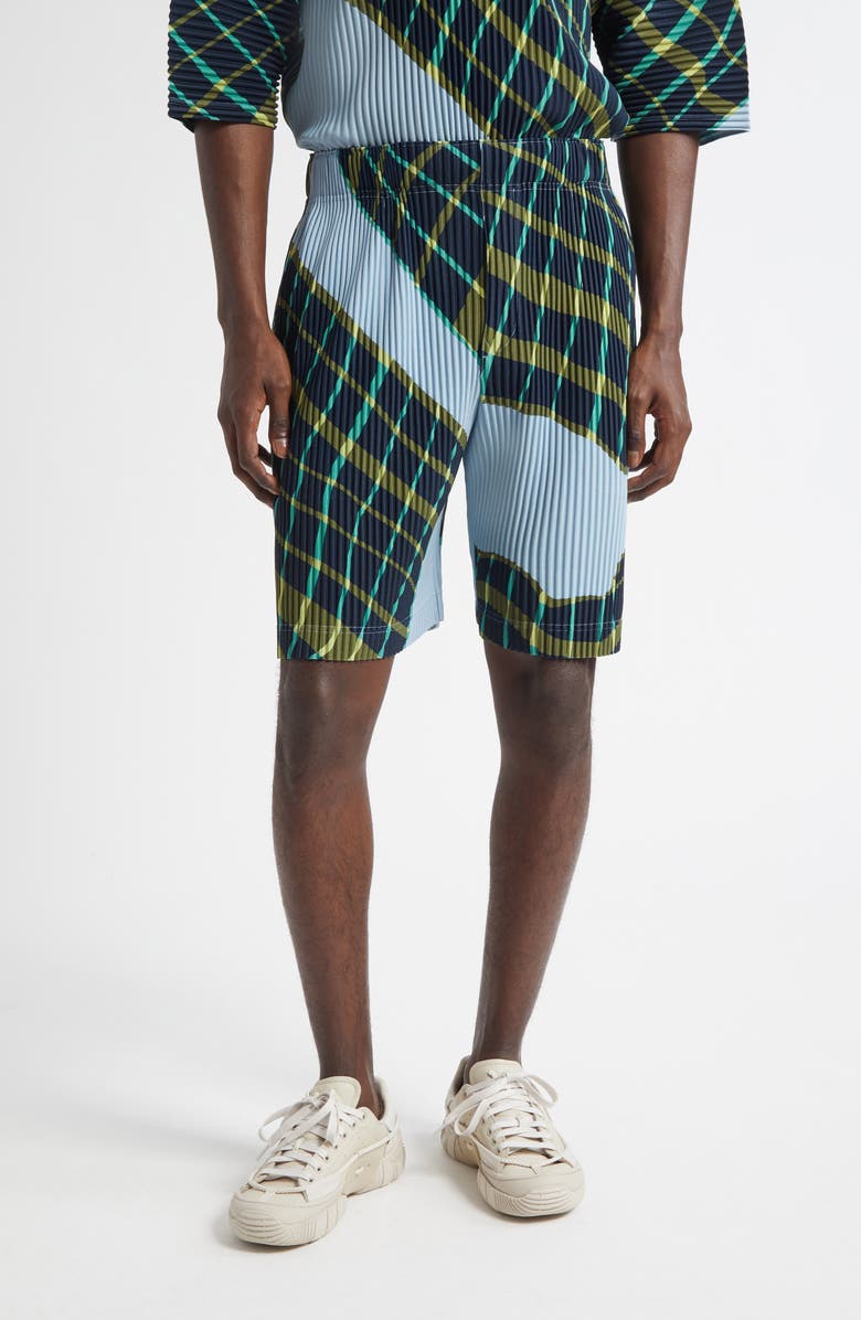 Homme Plissé Issey Miyake Windswept Plaid Pleated Shorts, Main, color, Blue Gray