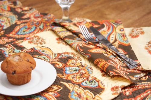 C & F Home C&f Home Dorothy Autumnal Brown Quilted Scalloped Paisley Floral Accents Placemats Set Of 6, 17" In Brown