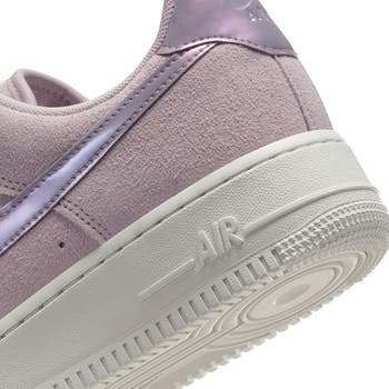 Air Force 1 '07 SE Basketball Sneaker