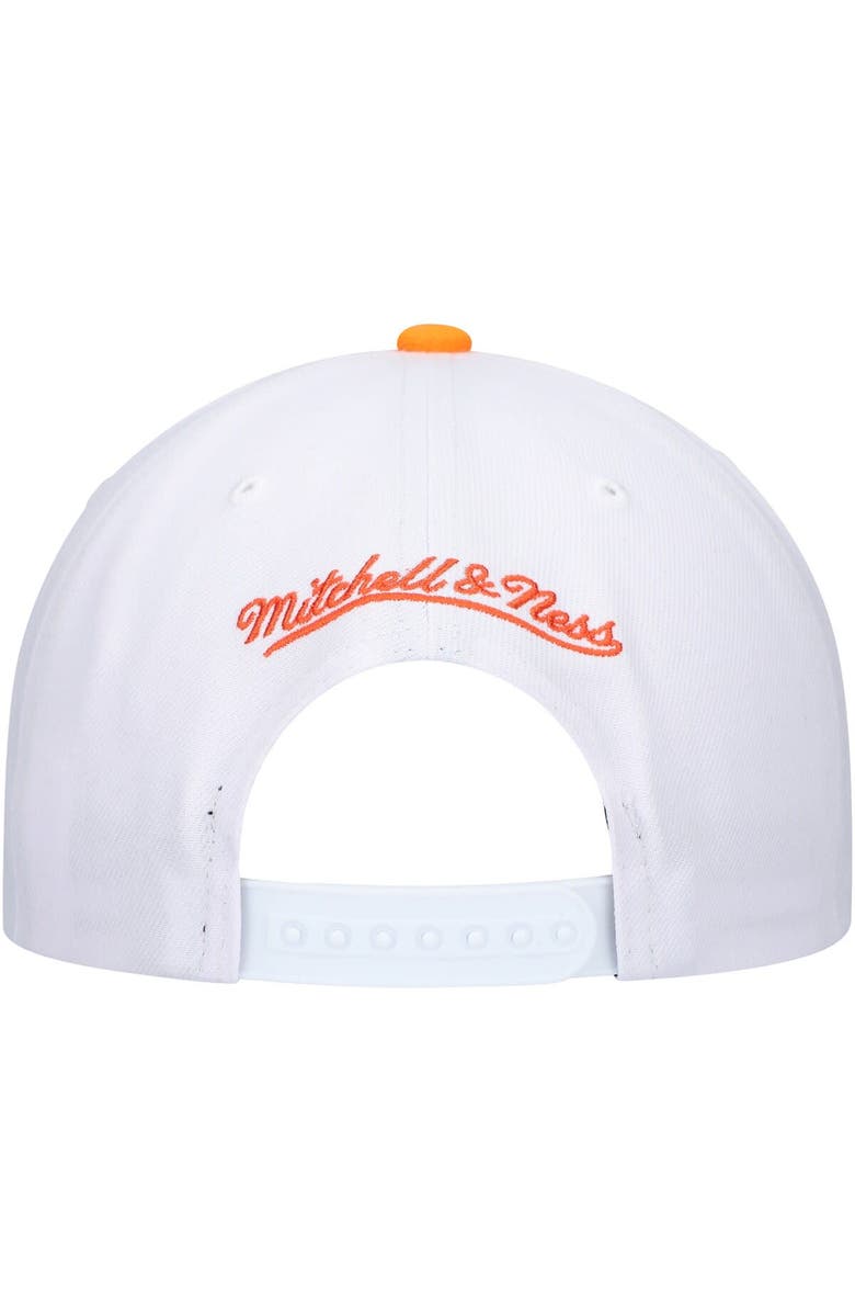 Mitchell & Ness Men's Mitchell & Ness White/Orange Cleveland Cavaliers Hardwood Classics Core 2-Tone 2.0 Pro Snapback Hat, Alternate, color,