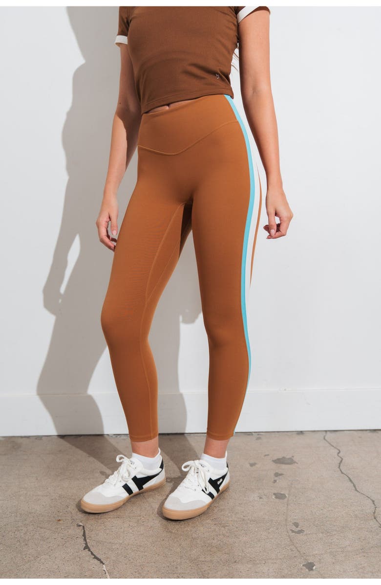 Vitality Cloud II Multi Crop, Alternate, color, Toffee Contrast